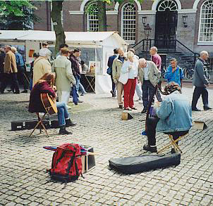 Summer 2001, at the artmarket on the Spui-square
in Amsterdam, where we play practically every Sunday...